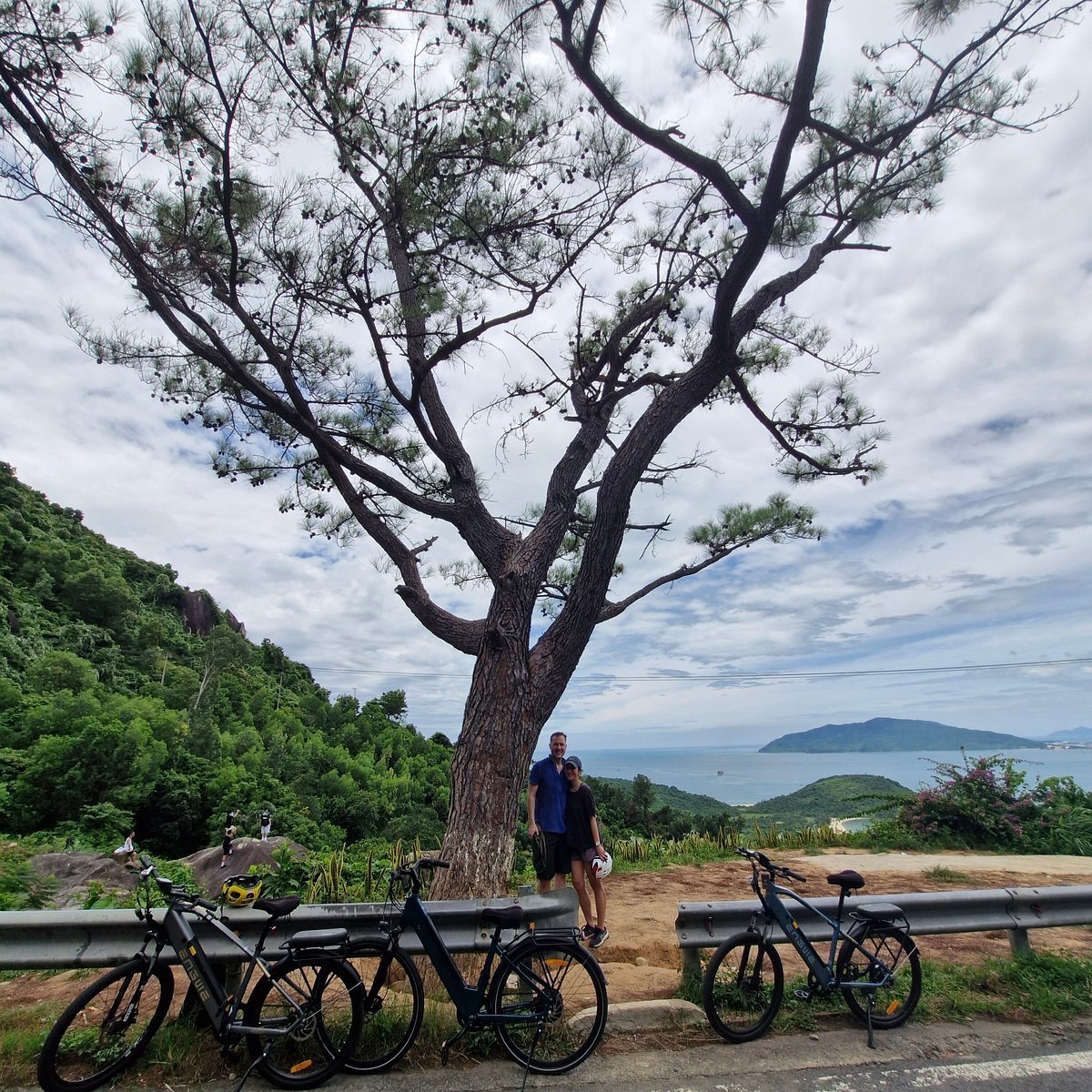 Cycling Trip Hue to Hoi An 1 Day